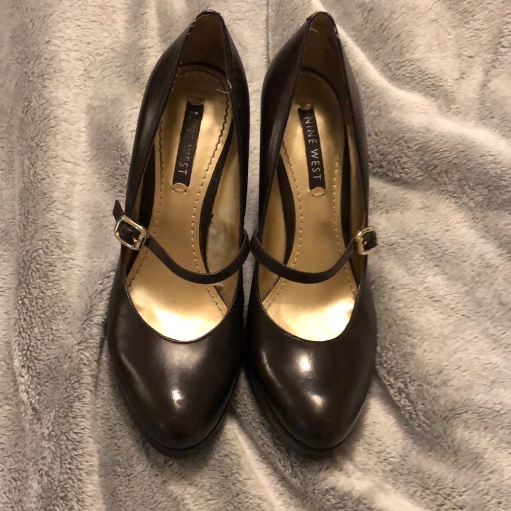 Used Nine West wedges